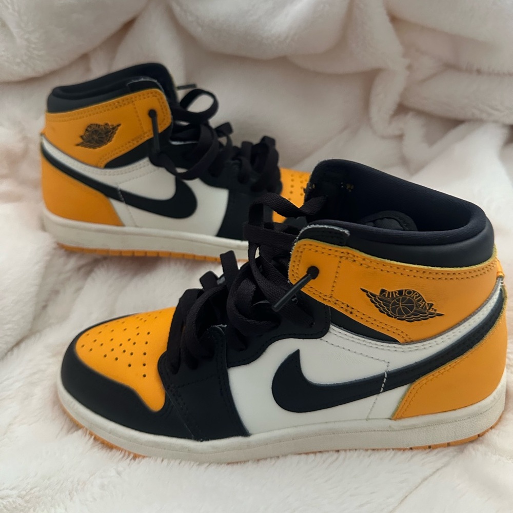 Jordan 1 yellow taxis high top